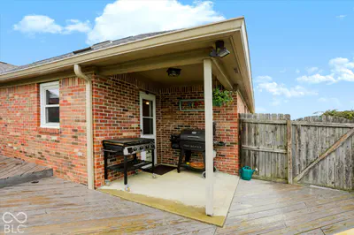 701 W 500 Road S, Greenfield - 32