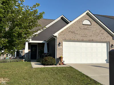5335 Maywood Drive, Whitestown - 2