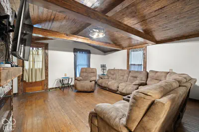 410 Main Street, English - 4