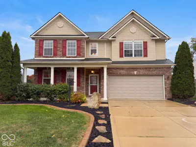 1103 Boxwood Lane, Greenwood