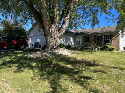 542 Woodfield Circle, Avon
