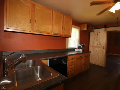 302 Washington Street, Waynetown - 24