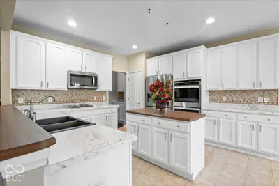 8923 W Cobblestone Drive W, Zionsville - 10