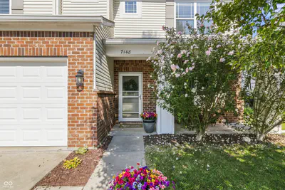 7148 N Chelmsford Drive, McCordsville - 2