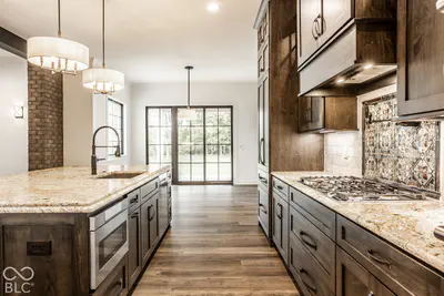 15721 Vantage Court, Westfield - 14