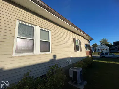607 4th, Seymour - 3