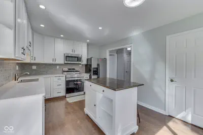 4275 Silver Hill Drive, Greenwood - 11
