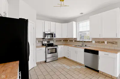 11224 Fall Drive, Indianapolis - 13