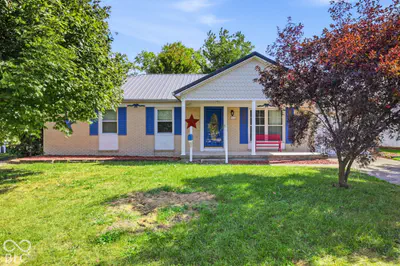 1615 Avenue East Street, Elwood