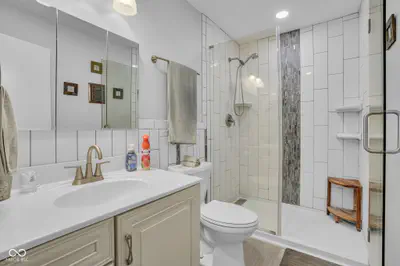806 Walnut Drive, Rockville - 2