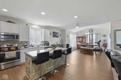 15306 Dawn Run Drive, Fishers - 11