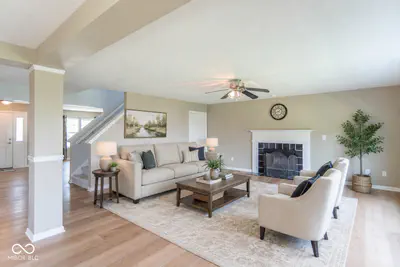 711 Bluff Creek Drive, Fortville - 3
