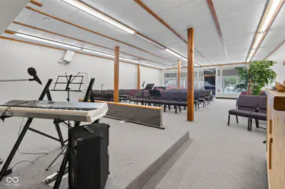 2121 Memorial Drive, New Castle - 6
