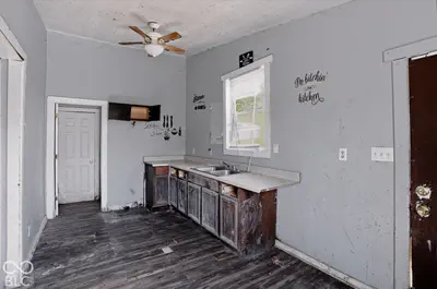 2621 N Chester Avenue, Indianapolis - 17