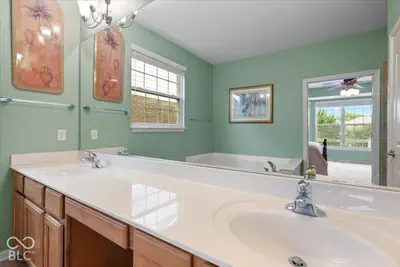 8923 W Cobblestone Drive W, Zionsville - 21