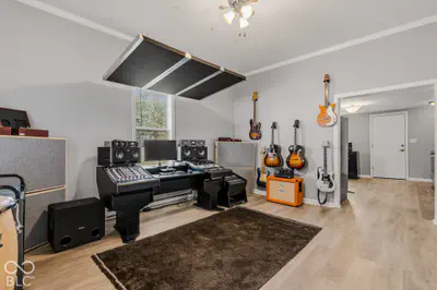 723 Oak Street, Seymour - 8