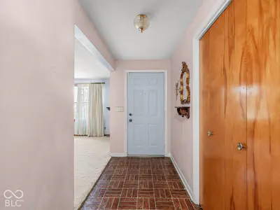 9008 Carriage Lane, Pendleton - 16