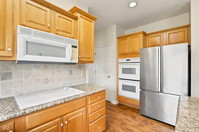 10914 Lightship Court, Fishers - 17
