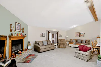 5311 300, New Palestine - 7