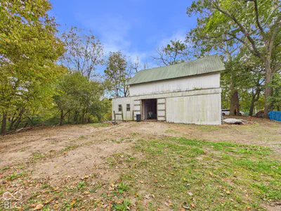 2942 200 East Road, Anderson - 19