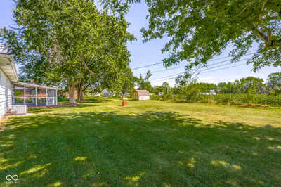2874 S Oakland Drive, Shelbyville - 47