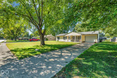 902 Sweetbriar Avenue, Whiteland - 2