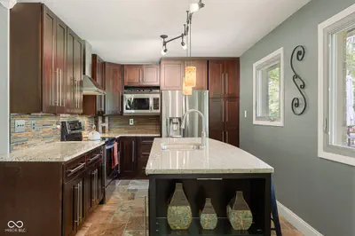 7050 Allisonville Road, Indianapolis - 8