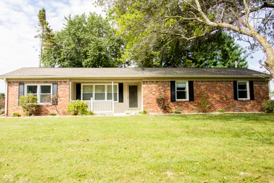 944 County Road 200, Danville