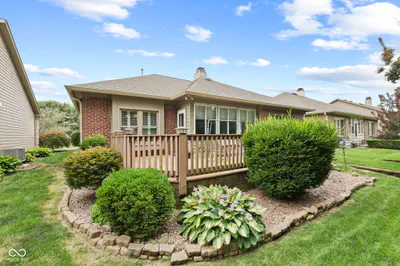 1628 Foxmere Boulevard, Greenwood - 27