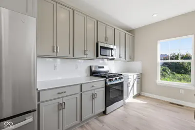 9417 Crimson Circle, Lapel - 11