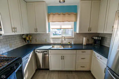 84 7th Avenue, Beech Grove - 17