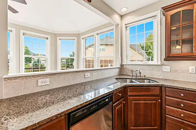 10527 Serra Vista Point, Fishers - 17