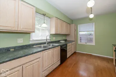 220 Cossell Drive, Indianapolis - 8