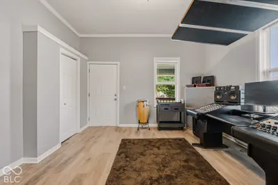 723 Oak Street, Seymour - 9