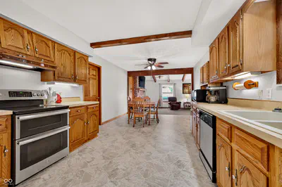 10420 Bradford Road, Avon - 8