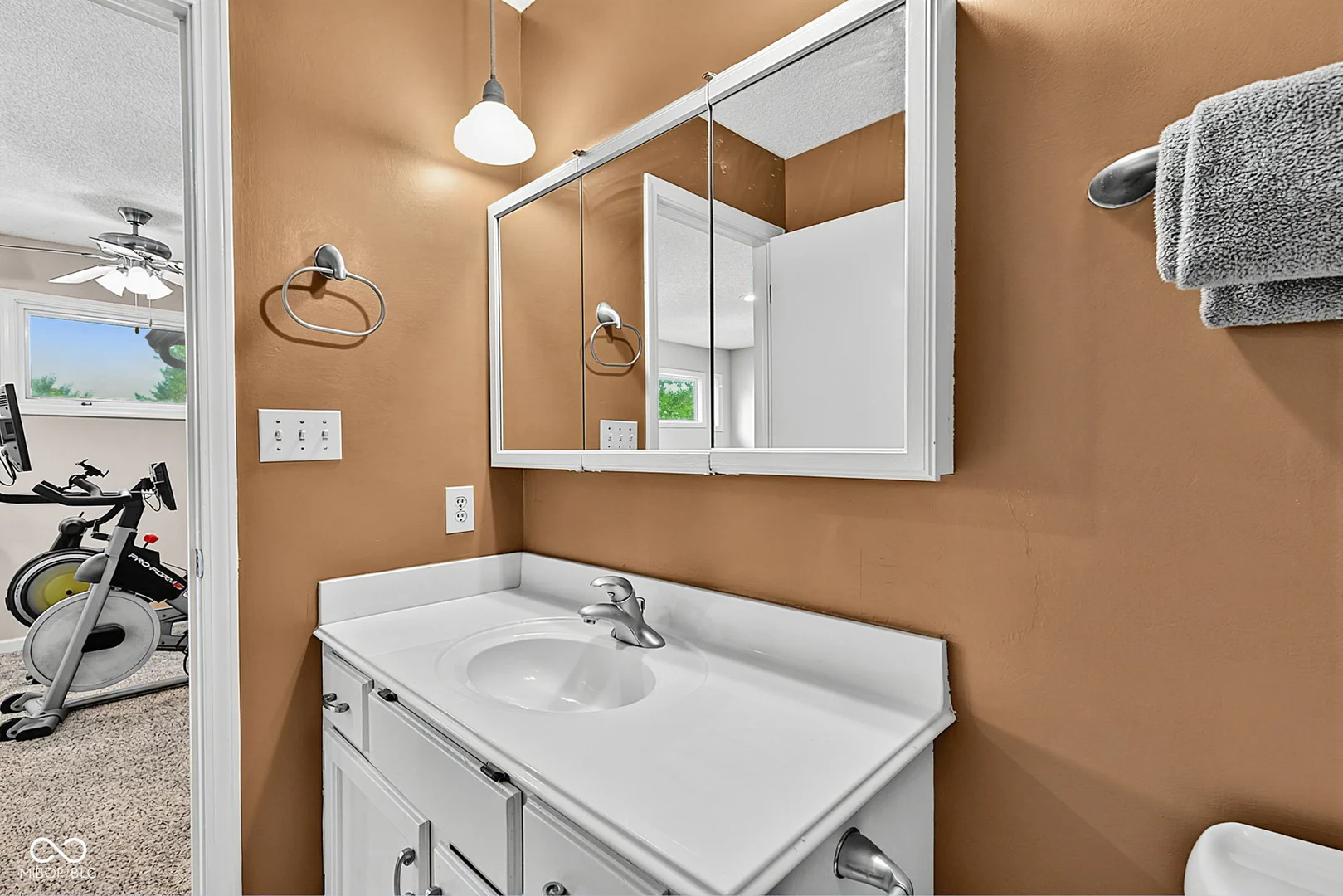 12424 Charing Cross Road, Carmel