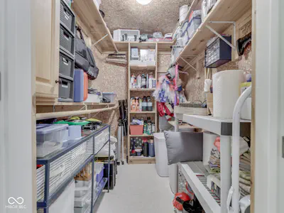 6250 Grosbeak Court, Nineveh - 67