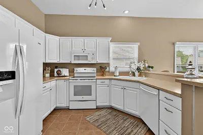 10753 Chesapeake Drive, Indianapolis - 11