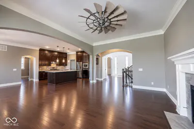 18176 Lakes End Drive, Westfield - 13