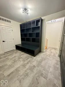 8900 Island Pond Road, Quincy - 25