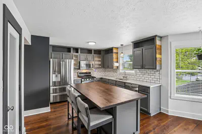 7974 Cobblesprings Drive, Avon - 9