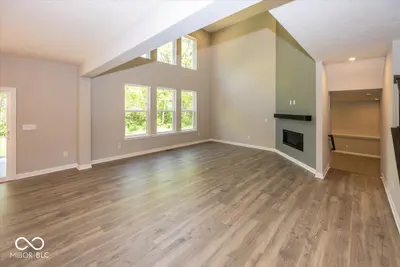1914 Delp Court, Avon - 4