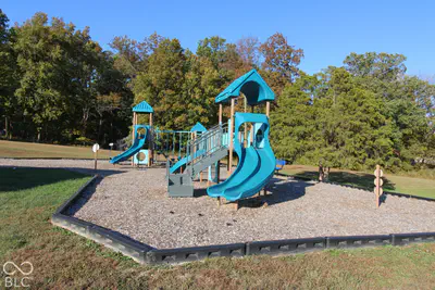 1704 Country Manor W, North Vernon - 22