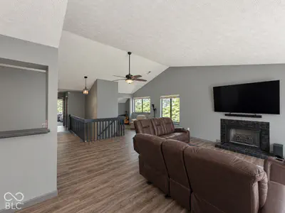 9533 Pointe Lasalles Drive, Bloomington - 4