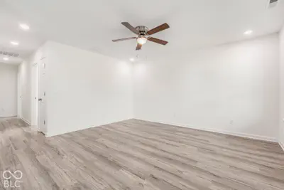 1892 Londondary Way, North Vernon - 2