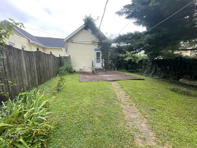 501 Chestnut, Seymour - 22