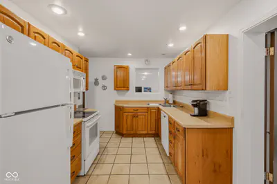 1406 Laurel Drive, Columbus - 19