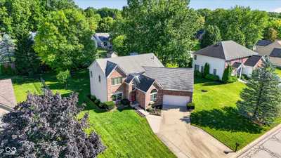 6758 Loretta Court, Avon - 50