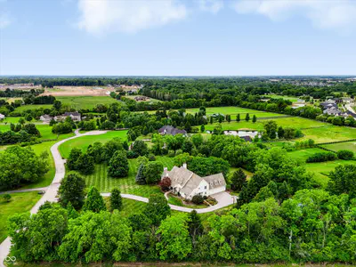 8437 500, Zionsville - 111