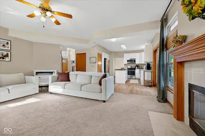 6758 Loretta Court, Avon - 17